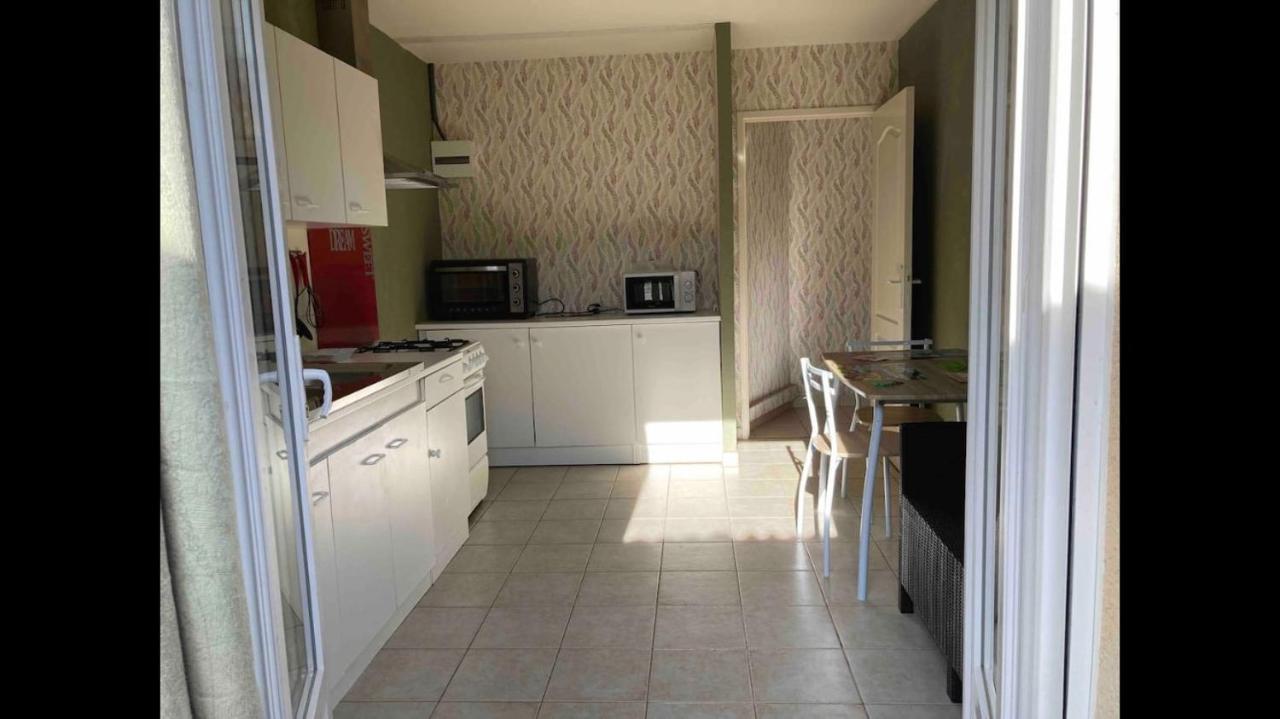 Appartement Vert, Compreignac Exterior foto